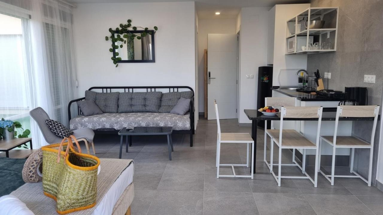 Sunshine Apartments Vistas Al Mar มาลากา ภายนอก รูปภาพ