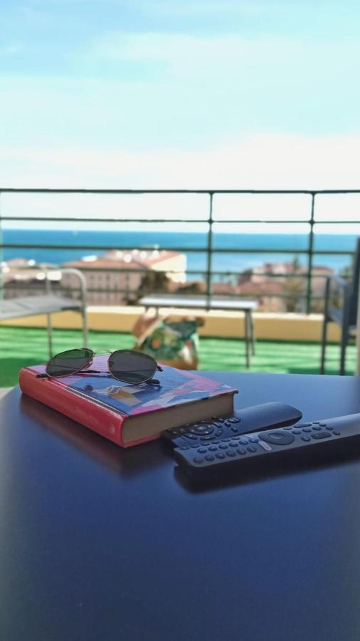 Sunshine Apartments Vistas Al Mar มาลากา ภายนอก รูปภาพ