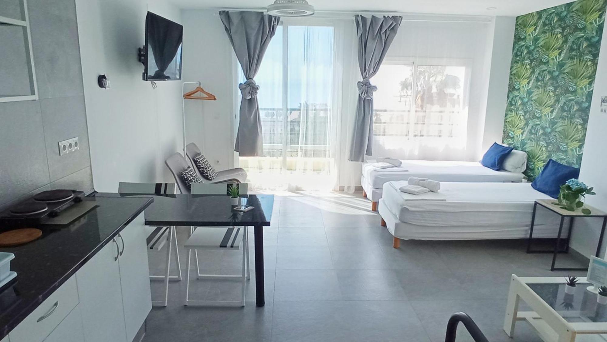 Sunshine Apartments Vistas Al Mar มาลากา ภายนอก รูปภาพ